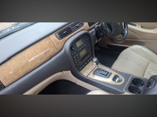 /photos/10626/05e690bf-9bc5-9bbb-df34-6722c6a33340_i320x240.jpg