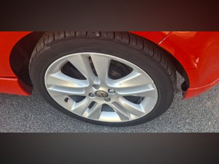 /photos/10626/396ba7ba-ed18-c8f7-6953-61b3ce792743_i320x240.jpg