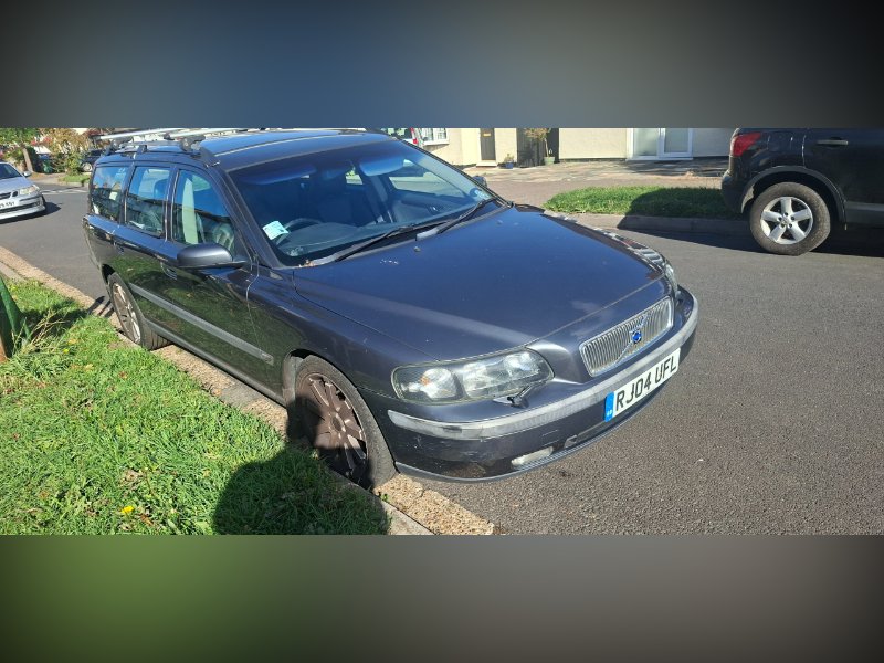 2004 Volvo V70 2.4 Sport Estate 5dr Petrol Automatic 237 g/km 170 bhp