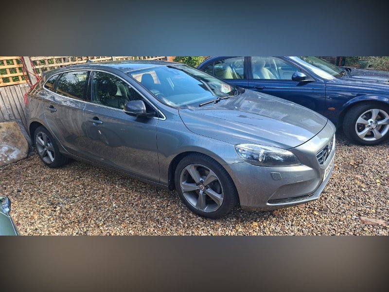 2016 Volvo V40 1.6 T4 SE Lux Nav Hatchback 5dr Petrol Powershift Euro 5 s/s 180 ps